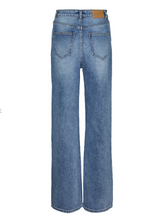 Load image into Gallery viewer, Tessa High Rise Wide Jeans -Medium Wash
