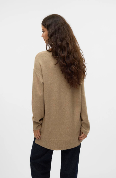 Esti Long Sleeve V-Neck Pullover